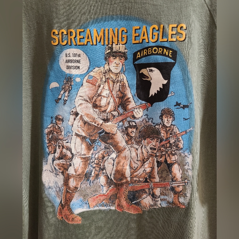 101st Airborne “Screaming Eagles” WWII T-Shirt – Wayne Vansant Art (Green)